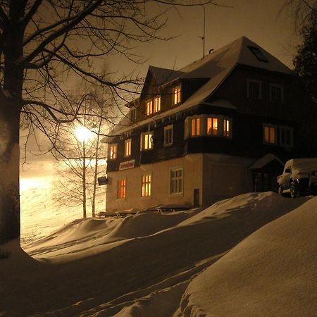 Pomnenka Hotell Pec pod Snezkou Exteriör bild